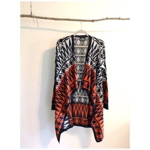 CARDIGAN Sweater in Aztec Print - Picture 4 of 8
